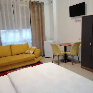 isabels-bb.hotels-in-tirana.com/